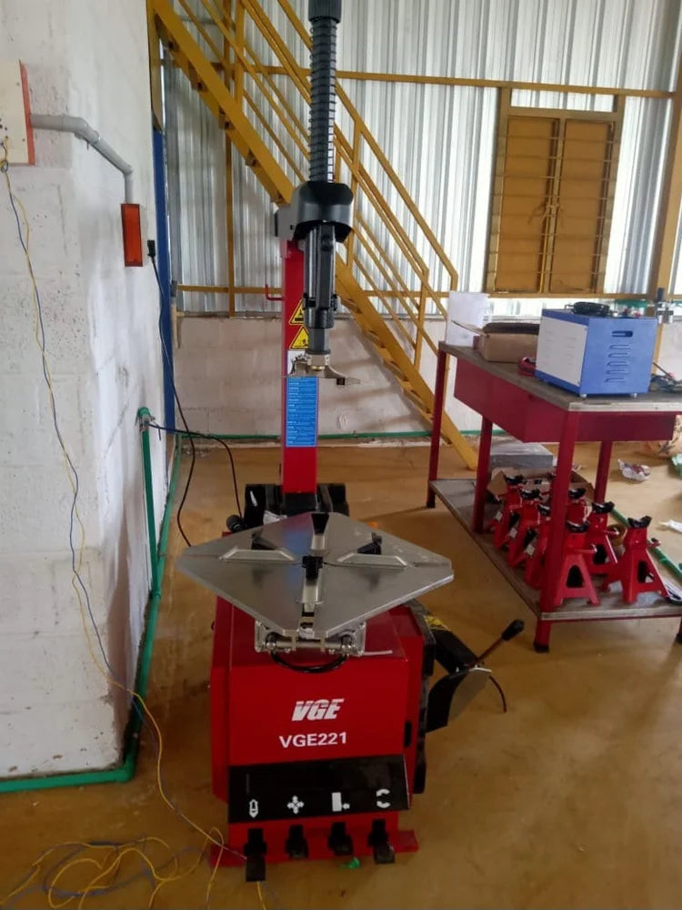 VGE 221 FULLY AUTOMATIC TILT TYRE CHANGER